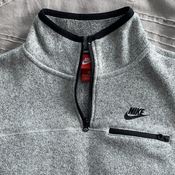 Cropped Nike sweater - Picture 2 of 4